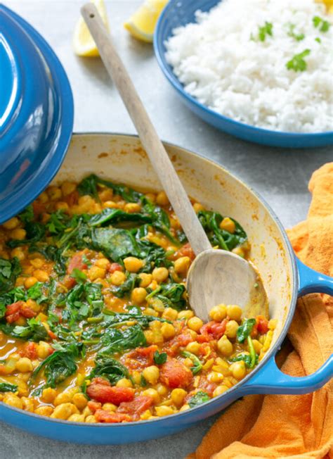 Delicious Vegan Chickpea Curry with Spinach: A Healthy Recipe Roundup